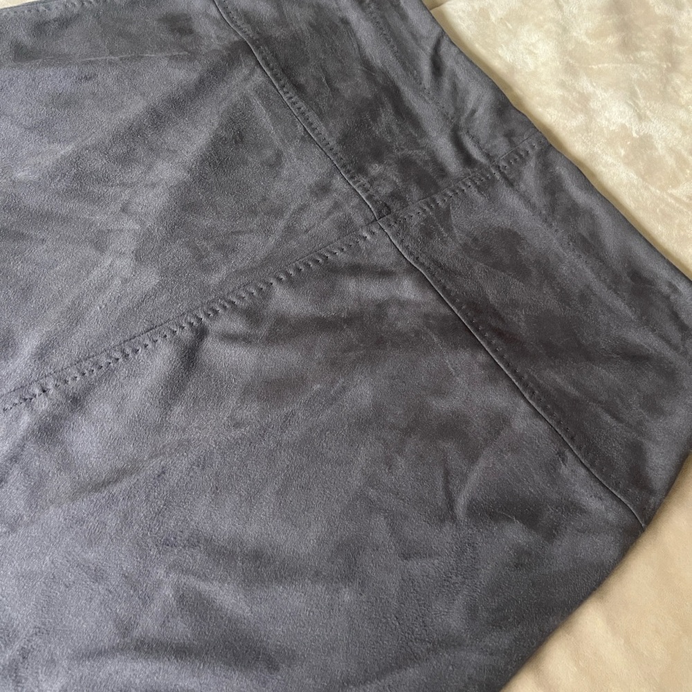 Sophie Max Faux Suede Mini Skirt. Preloved - Picture 9 of 11